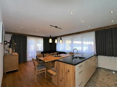 Küche/Küchenzeile in der Unterkunft High-quality holiday apartment in Oberkrimml near waterfalls