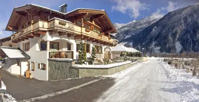 Ein allgemeiner Bergblick oder ein Berglick von der Ferienwohnung aus