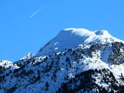 Ein allgemeiner Bergblick oder ein Berglick von des Ferienhauses aus