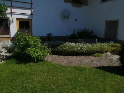 Ein Garten an der Unterkunft Appartment Steger Klara
