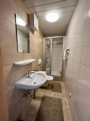 Ein Badezimmer in der Unterkunft Haus Barbara