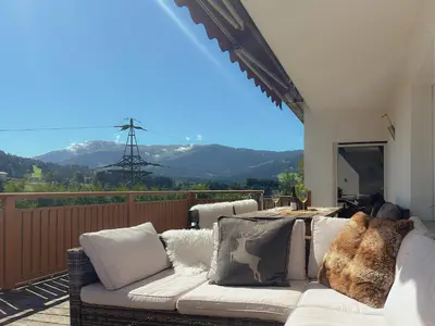 Ein allgemeiner Bergblick oder ein Berglick von der Ferienwohnung aus