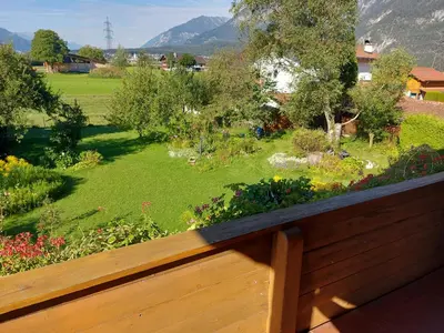 Ein allgemeiner Bergblick oder ein Berglick von der Ferienwohnung aus