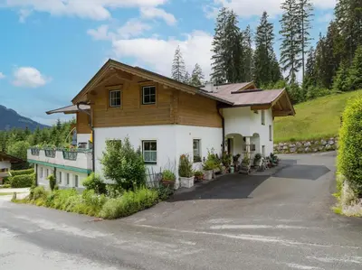 Ein allgemeiner Bergblick oder ein Berglick von der Ferienwohnung aus