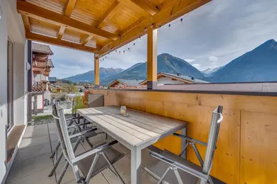 Ein allgemeiner Bergblick oder ein Berglick von der Ferienwohnung aus