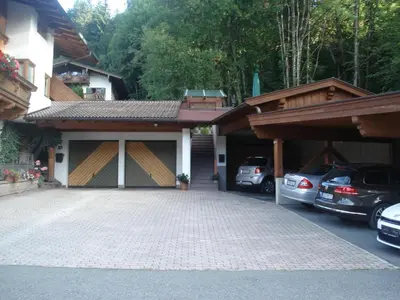 Das Gebäude in dem sich die Ferienwohnung befindet