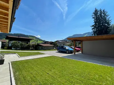 Ein allgemeiner Bergblick oder ein Berglick von der Ferienwohnung aus