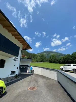 Ein allgemeiner Bergblick oder ein Berglick von der Ferienwohnung aus