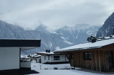 Ein allgemeiner Bergblick oder ein Berglick von der Ferienwohnung aus