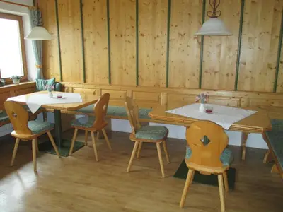 Ein Restaurant oder anderes Speiselokal in der Unterkunft Bamerhof