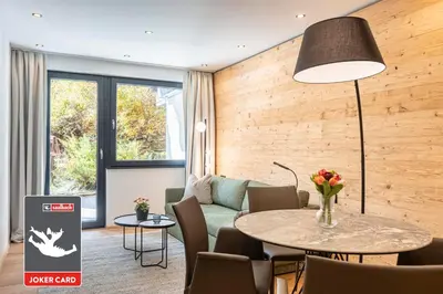 Ein Sitzbereich in der Unterkunft Saalbach Suites by ALPS RESORTS