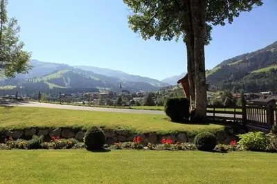 Ein allgemeiner Bergblick oder ein Berglick von der Ferienwohnung aus
