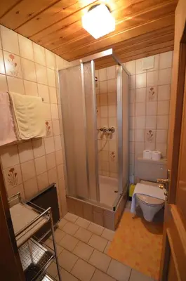 Ein Badezimmer in der Unterkunft Gästehaus Friedl