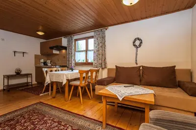 Ein Sitzbereich in der Unterkunft Kaiserappartements Müllnerhof
