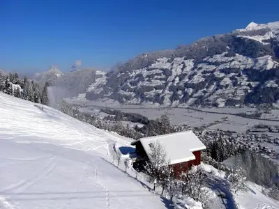 Apartment in Fügen near Hochzillertal Skiing im Winter
