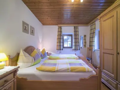Ein Bett oder Betten in einem Zimmer der Unterkunft Apartment in Fügen near Hochzillertal Skiing
