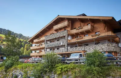 Ein allgemeiner Bergblick oder ein Berglick von des Hotels aus