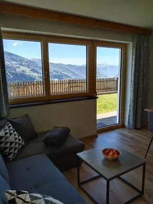 Ein allgemeiner Bergblick oder ein Berglick von der Ferienwohnung aus