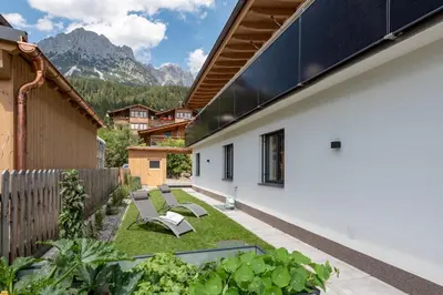 Ein allgemeiner Bergblick oder ein Berglick von der Ferienwohnung aus