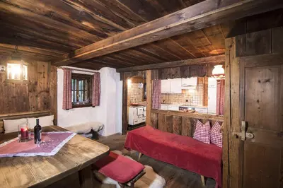 Ein Sitzbereich in der Unterkunft Hütte - Ferienhaus Bischoferhütte für 2-10 Personen