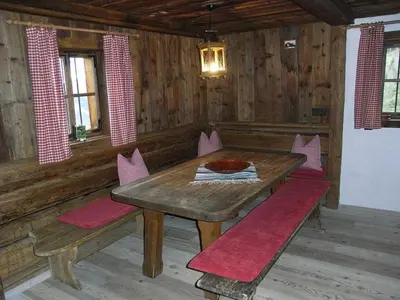 Ein Sitzbereich in der Unterkunft Hütte - Ferienhaus Bischoferhütte für 2-10 Personen