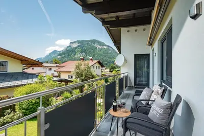 Ein allgemeiner Bergblick oder ein Berglick von der Ferienwohnung aus