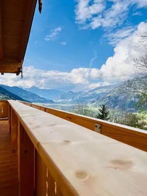 Ein allgemeiner Bergblick oder ein Berglick von der Ferienwohnung aus