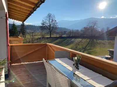Ein allgemeiner Bergblick oder ein Berglick von der Ferienwohnung aus