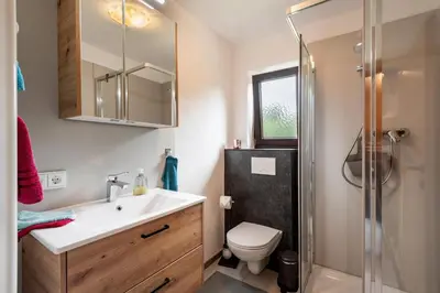 Ein Badezimmer in der Unterkunft Haus Auebach