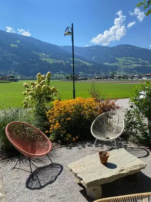 Ein allgemeiner Bergblick oder ein Berglick von der Ferienwohnung aus