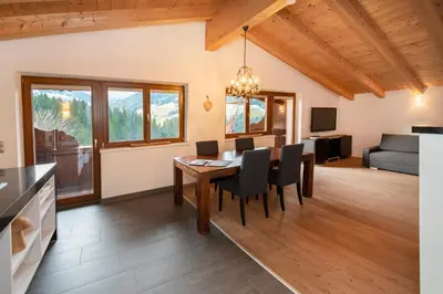 Ein Sitzbereich in der Unterkunft Naturapartments Alpbach - Alpin Bio Deluxe