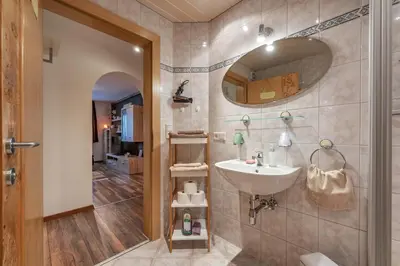 Ein Badezimmer in der Unterkunft Zillerstübchen