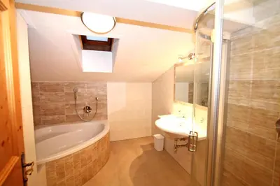 Ein Badezimmer in der Unterkunft Ferienwohnung Königsleiten 2 - Top 1