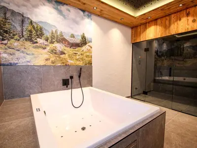 Ein Badezimmer in der Unterkunft Chalet in Königsleiten near Ski Lift Zillertal