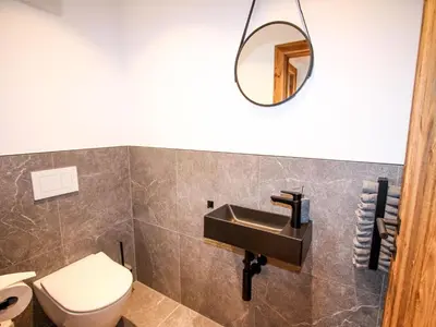 Ein Badezimmer in der Unterkunft Chalet in Königsleiten near Ski Lift Zillertal