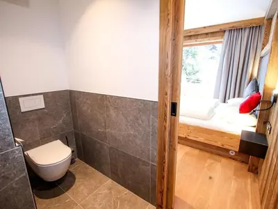 Ein Badezimmer in der Unterkunft Chalet in Königsleiten near Ski Lift Zillertal