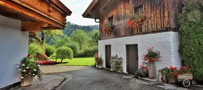 Ein Garten an der Unterkunft Bauernhof Hanslingerhof