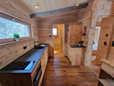 Küche/Küchenzeile in der Unterkunft Chaleny - Das erste Tiny House Chalet im Zillertal