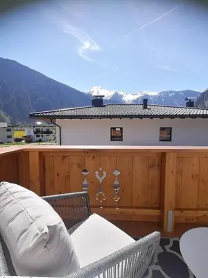 Ein allgemeiner Bergblick oder ein Berglick von der Ferienwohnung aus