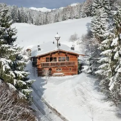 ChaletWK - Luxury old wood mountain chalet in a sunny secluded location with gym