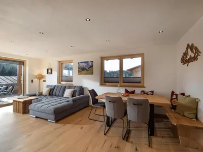 Ein Sitzbereich in der Unterkunft Ferienwohnung Bergliebe