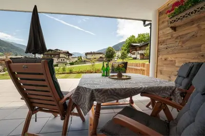 Ein allgemeiner Bergblick oder ein Berglick von der Ferienwohnung aus