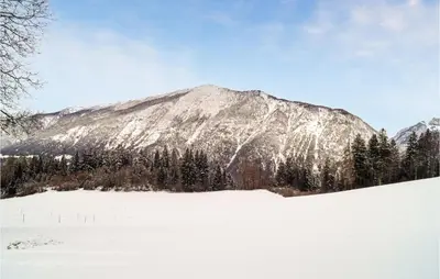 Ein allgemeiner Bergblick oder ein Berglick von der Ferienwohnung aus