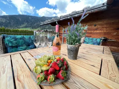 Ein allgemeiner Bergblick oder ein Berglick von des Chalets aus
