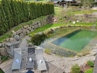 Ein Garten an der Unterkunft HIDEAWAY DESIGN CHALET by Belle Stay