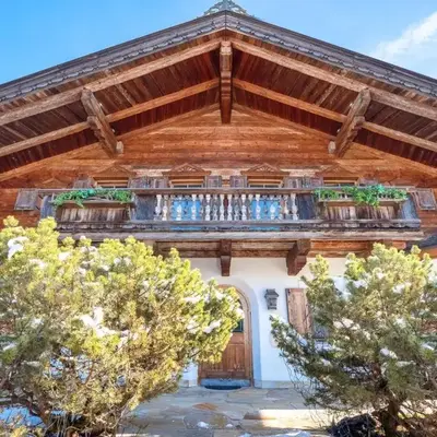 Exclusive Tyrolean Chalet near Ski lifts