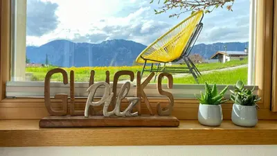Ein allgemeiner Bergblick oder ein Berglick von der Ferienwohnung aus
