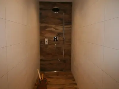 Ein Badezimmer in der Unterkunft Apartment Erzherzog's Apts-Zillertal Kaiser Lodge by Interhome