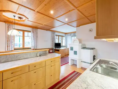 Küche/Küchenzeile in der Unterkunft Chalet in Kaltenbach near Ski Lift