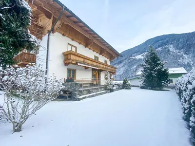 Ein allgemeiner Bergblick oder ein Berglick von der Ferienwohnung aus